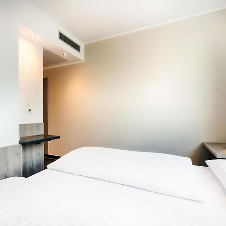B&B Hotel Nuernberg-Plaerrer ภายนอก รูปภาพ