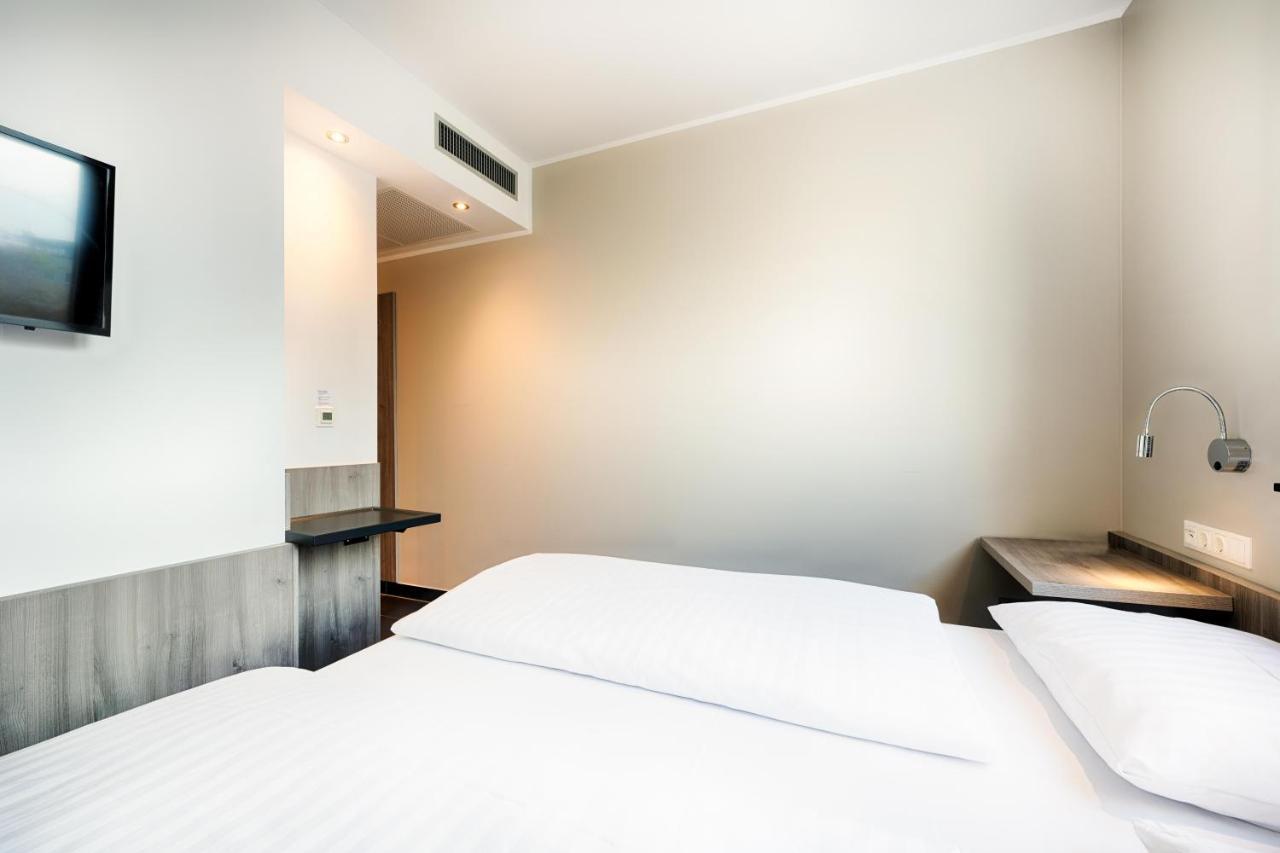 B&B Hotel Nuernberg-Plaerrer ภายนอก รูปภาพ