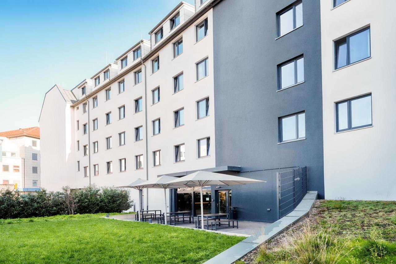 B&B Hotel Nuernberg-Plaerrer ภายนอก รูปภาพ